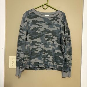 Universal Thread Green Camoflauge Crewneck Pullover Sweatshirt Large